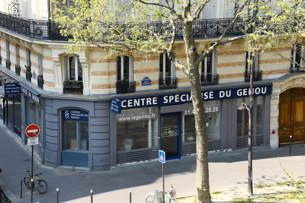 Façade du Centre spécialisé du genou, avenue Daumesnil